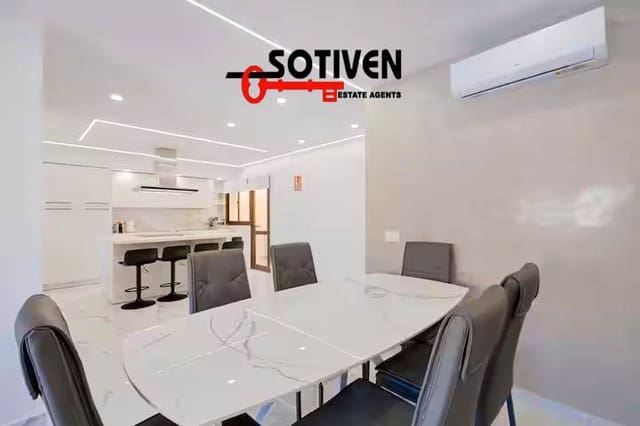 4 quarto Moradia em Banda para venda em Fañabe, Adeje com garagem - 490 000 € (Ref: 9159949)