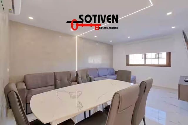 4 quarto Moradia em Banda para venda em Fañabe, Adeje com garagem - 490 000 € (Ref: 9159949)