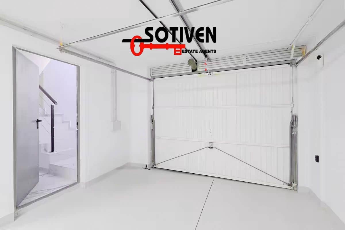 4 soverom Rekkehus til salgs i Fanabe med garasje - € 490 000 (Ref: 9159949)