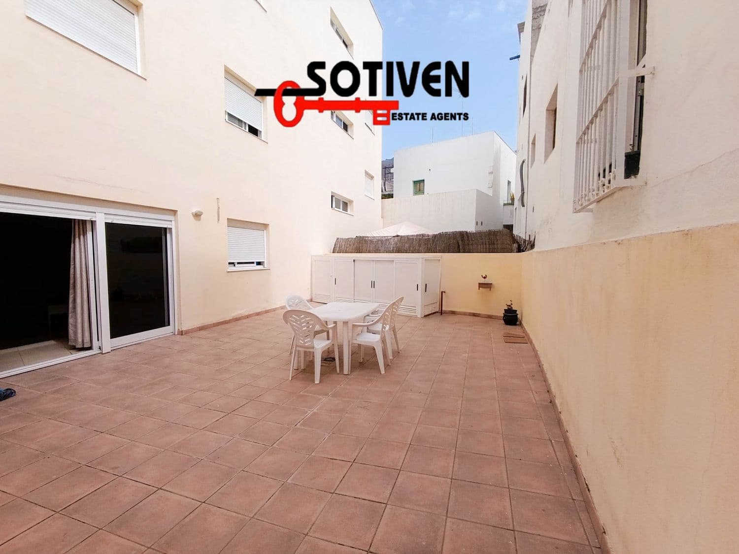 1 makuuhuone Huoneisto myytävänä paikassa Adeje mukana 
autotalli - 190 000 € (Ref: 9253666)