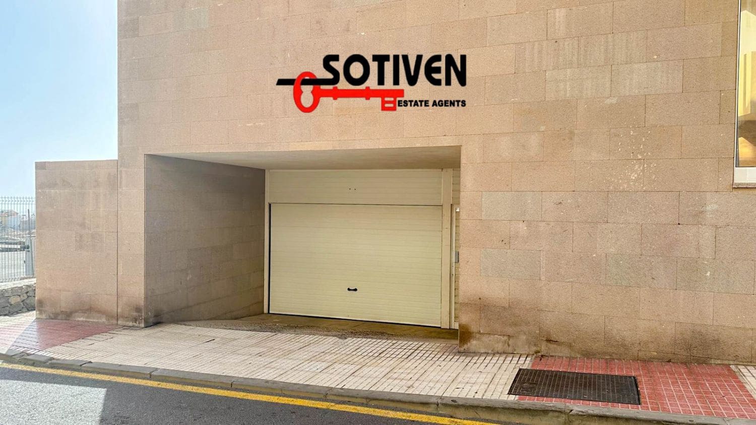 1 makuuhuone Huoneisto myytävänä paikassa Adeje mukana 
autotalli - 190 000 € (Ref: 9253666)