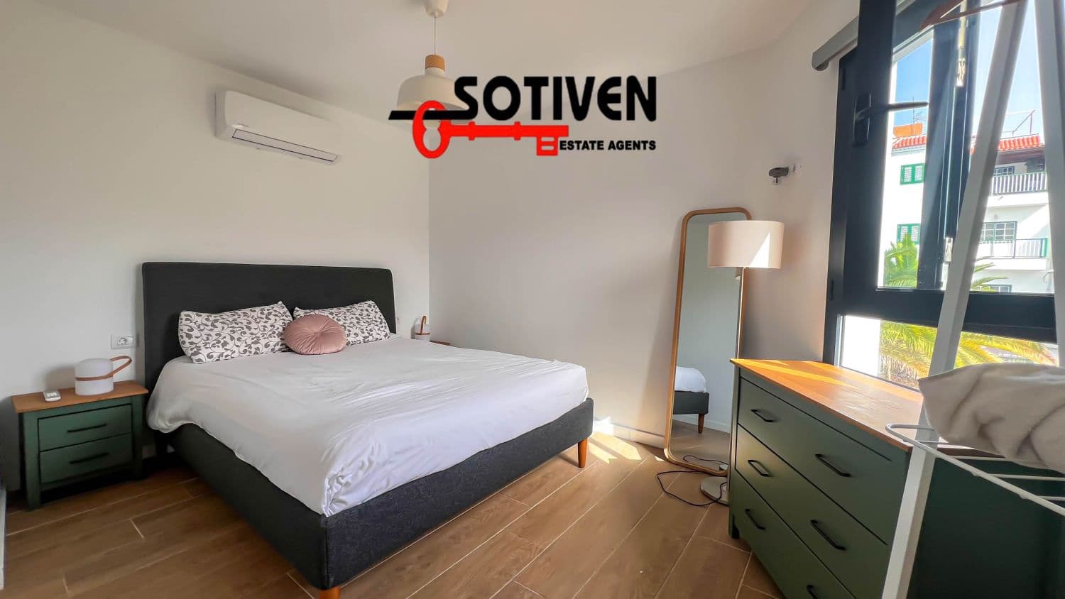 3 bedroom Terraced Villa for sale in Alcala with garage - € 375,000 (Ref: 9255489)