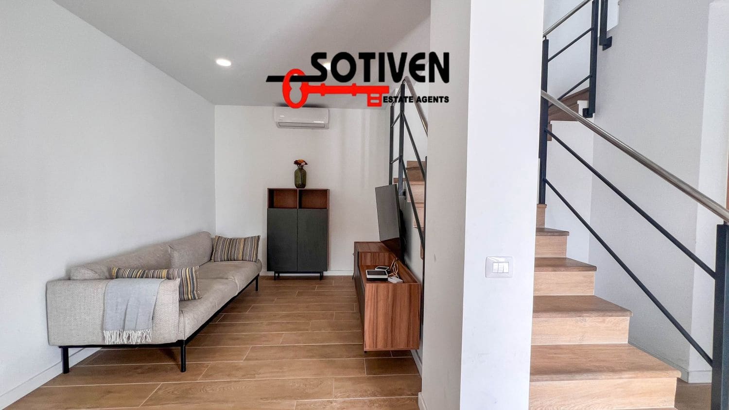 3 bedroom Terraced Villa for sale in Alcala with garage - € 375,000 (Ref: 9255489)