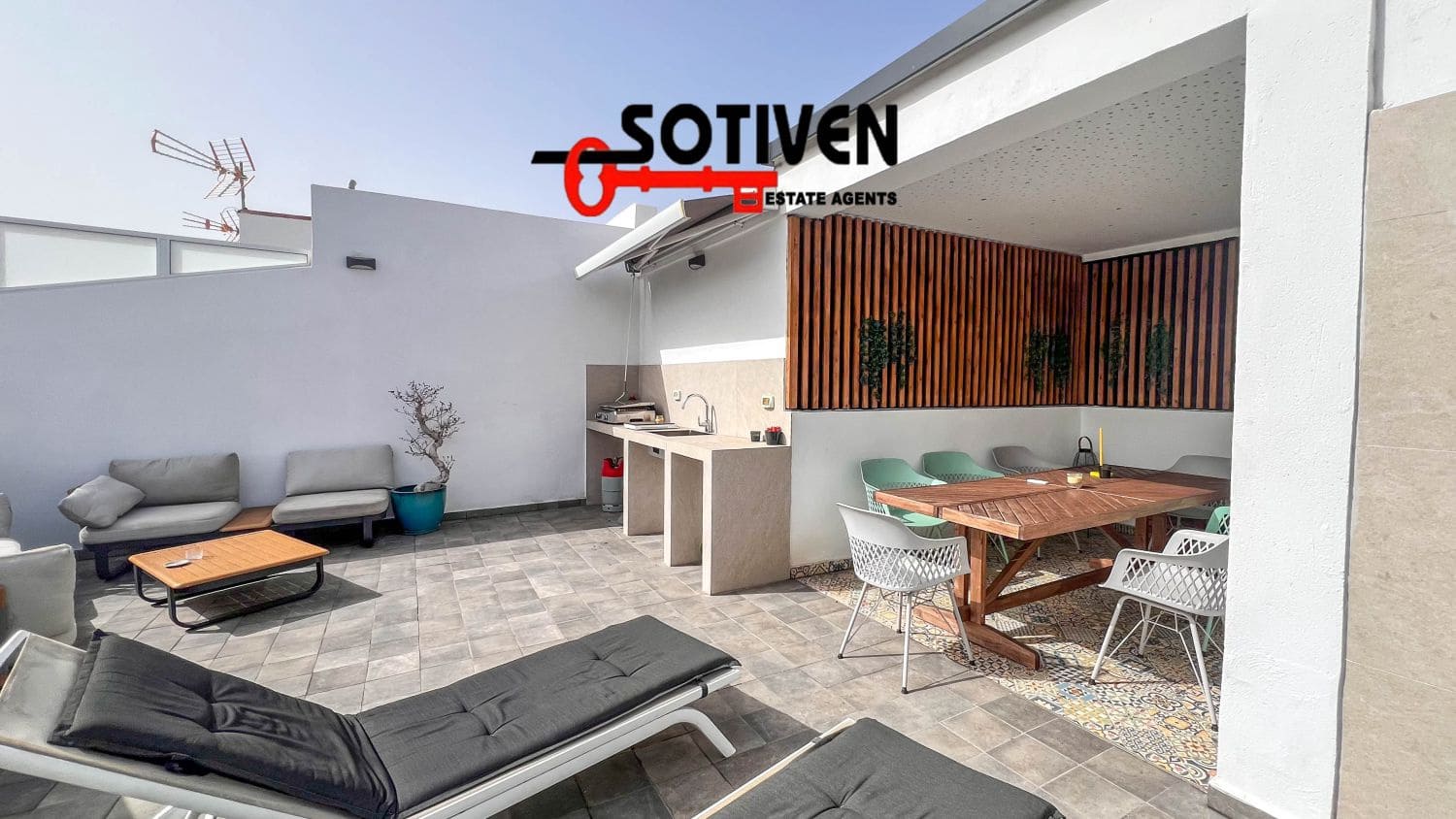 3 bedroom Terraced Villa for sale in Alcala with garage - € 375,000 (Ref: 9255489)