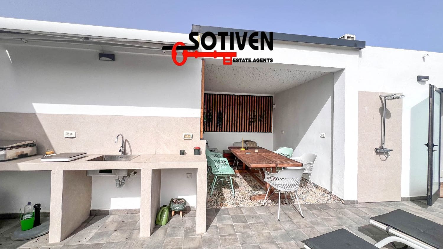 3 bedroom Terraced Villa for sale in Alcala with garage - € 375,000 (Ref: 9255489)
