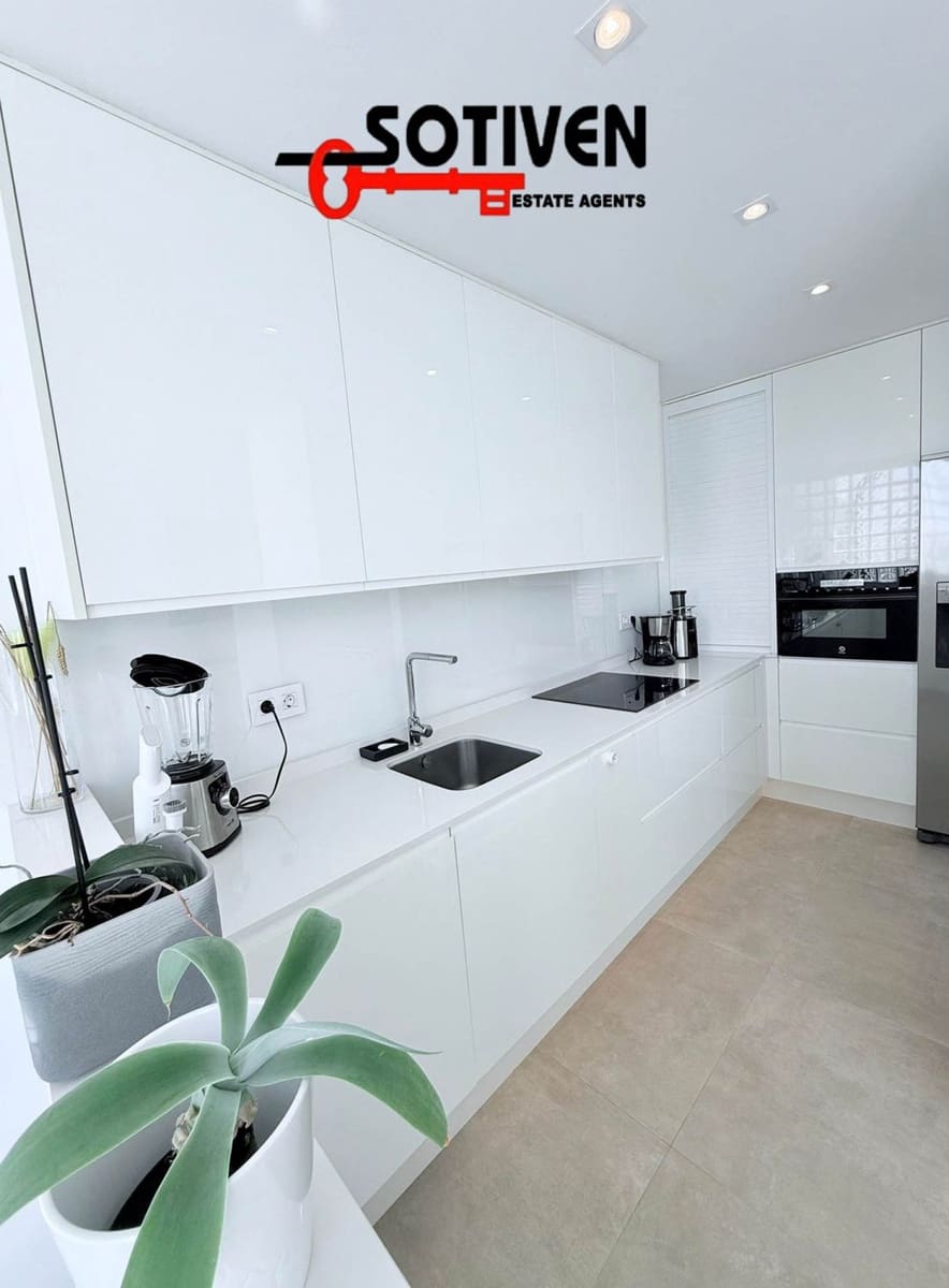 3 soveværelse Penthouse til salg i El Madronal med garage - € 599.000 (Ref: 9285675)