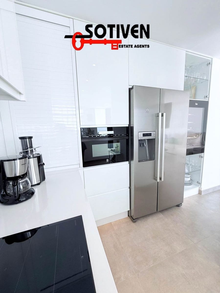 3 soveværelse Penthouse til salg i El Madronal med garage - € 599.000 (Ref: 9285675)