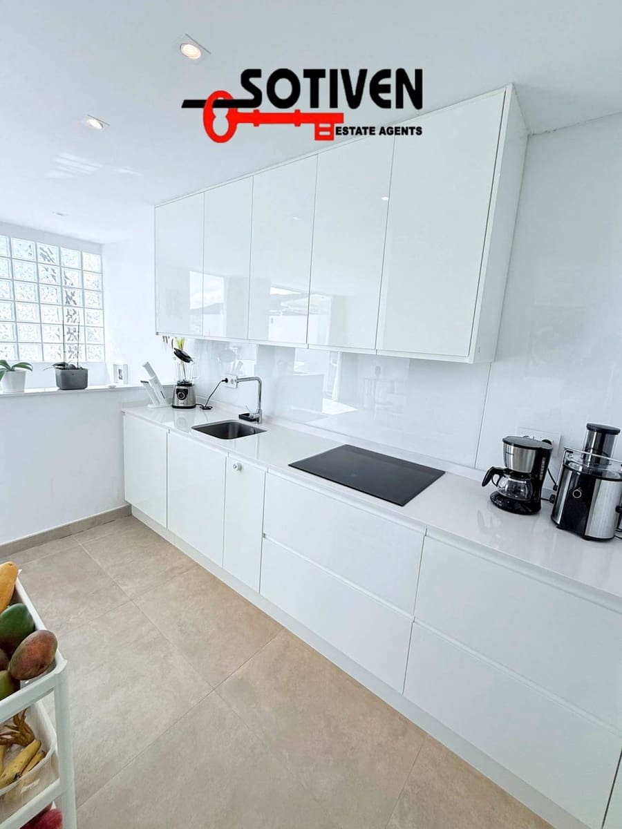 3 soveværelse Penthouse til salg i El Madronal med garage - € 599.000 (Ref: 9285675)