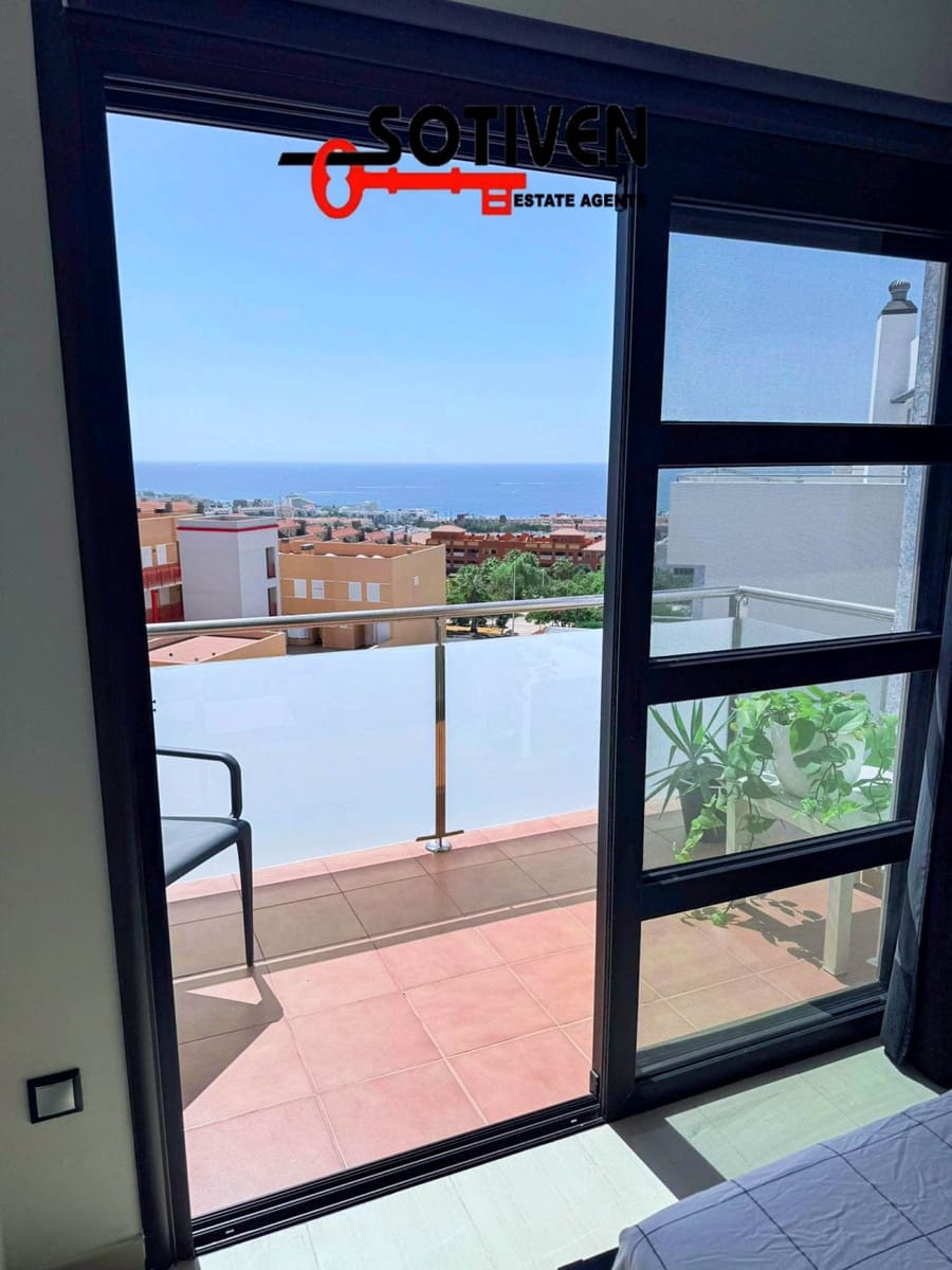 3 soveværelse Penthouse til salg i El Madronal med garage - € 599.000 (Ref: 9285675)