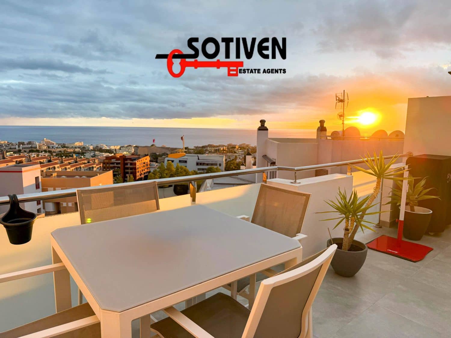 3 soveværelse Penthouse til salg i El Madronal med garage - € 599.000 (Ref: 9285675)