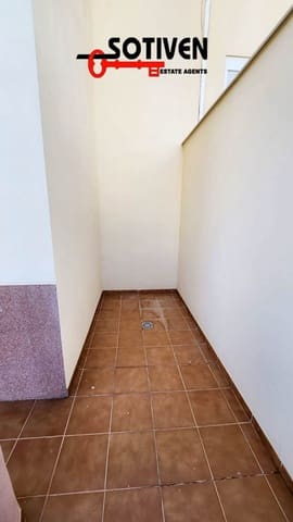 Erhverv til salg i Parque de la Reina, Arona med garage - € 172.000 (Ref: 9313889)