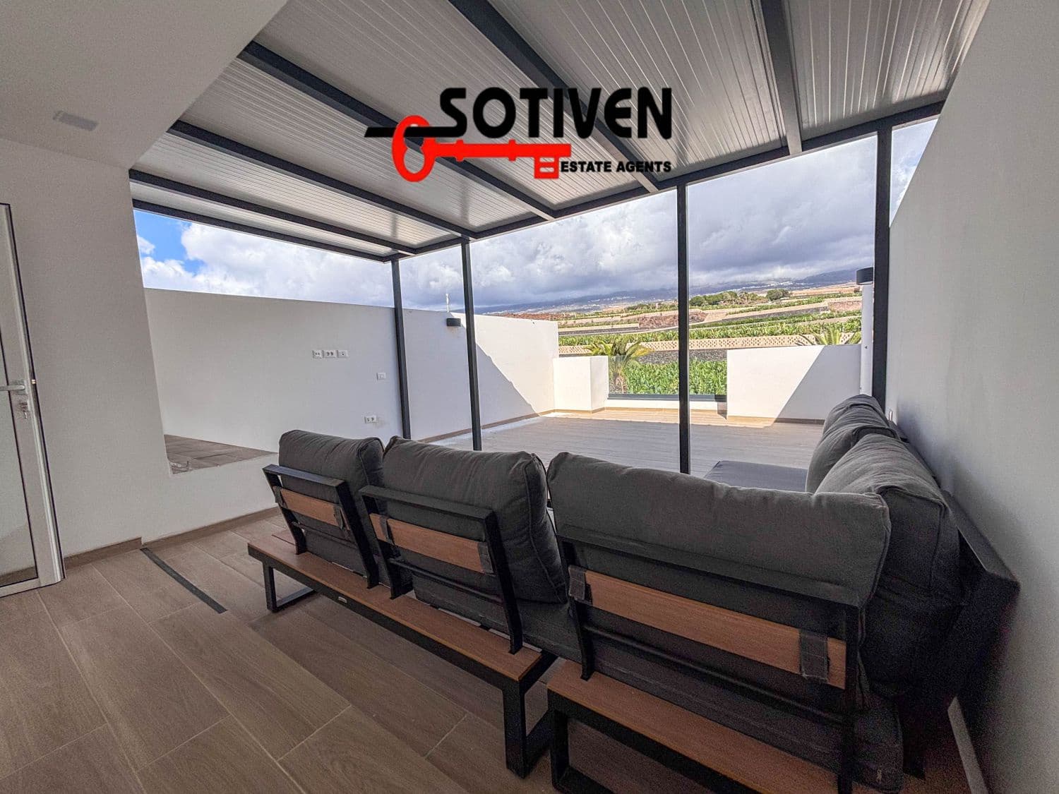 3 sovrum Radhus till salu i Playa San Juan med garage - 539 500 € (Ref: 9331006)