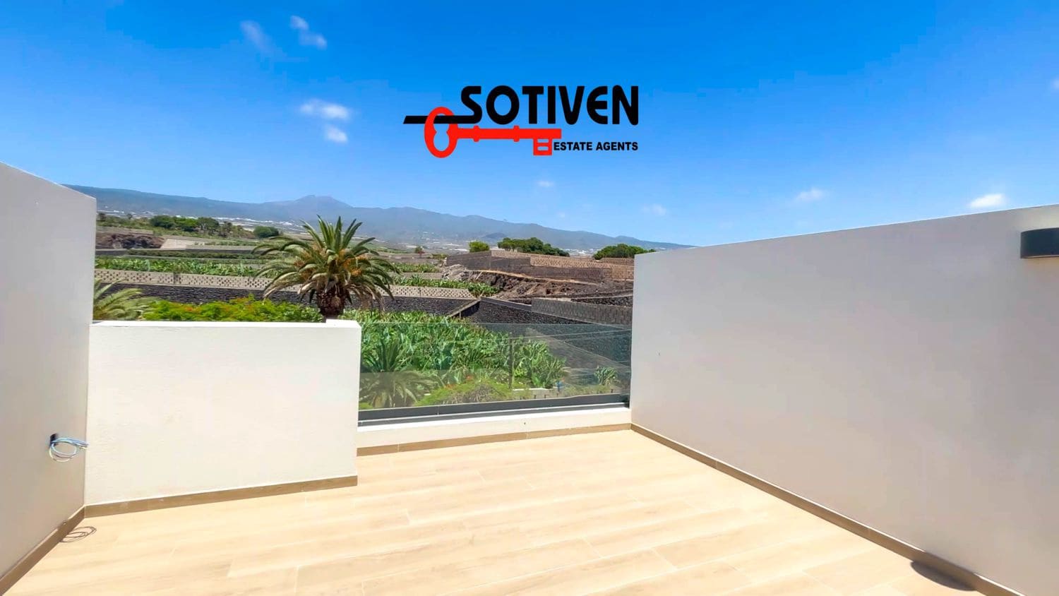 3 bedroom Terraced Villa for sale in Playa San Juan with garage - € 499,500 (Ref: 9331006)
