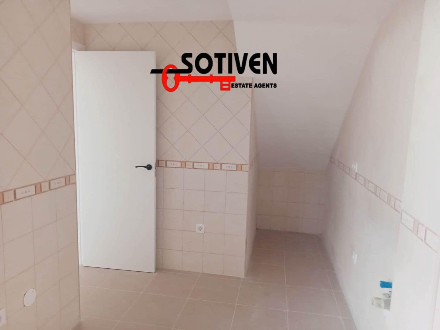 3 makuuhuone Rivitalo myytävänä paikassa Tijoco Bajo mukana 
autotalli - 330 000 € (Ref: 9338579)