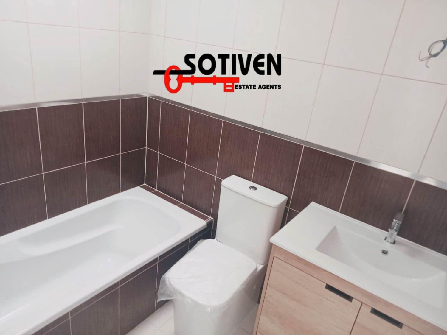 3 makuuhuone Rivitalo myytävänä paikassa Tijoco Bajo mukana 
autotalli - 330 000 € (Ref: 9338579)