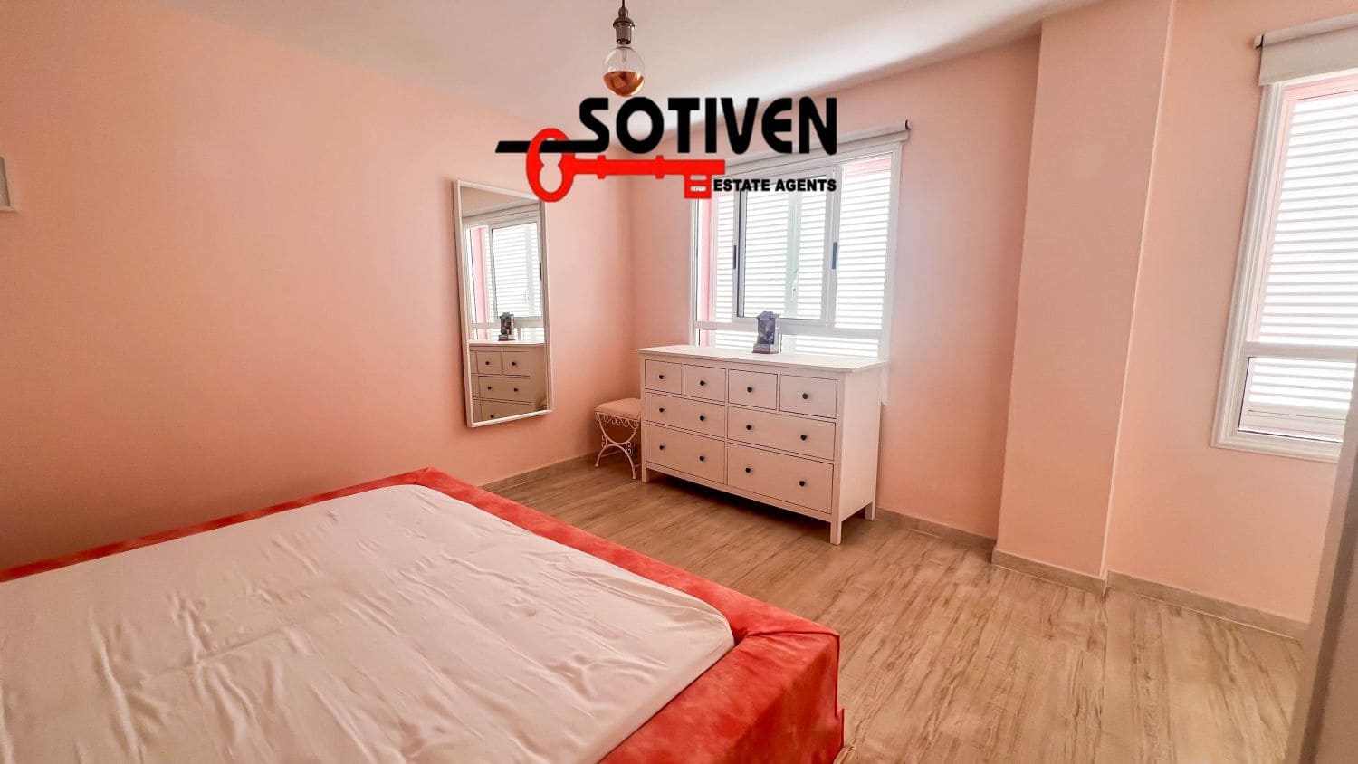 2 bedroom Terraced Villa for rent in Alcala - € 1,600 (Ref: 9406308)