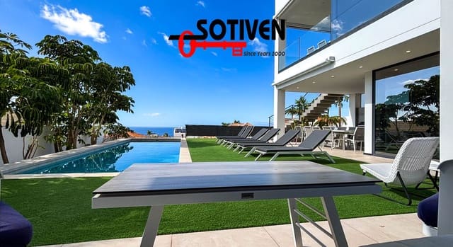 Chalet de 4 habitaciones en Costa Adeje, Adeje en venta - 1.999.000 € (Ref: 9465334)