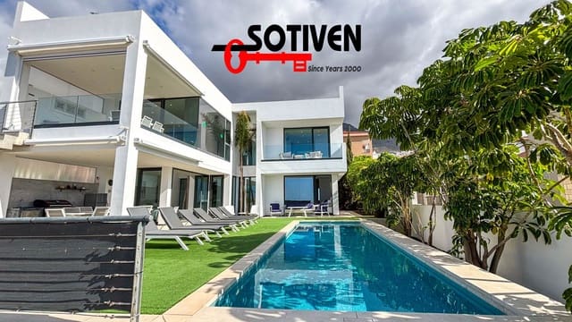 Chalet de 4 habitaciones en Costa Adeje, Adeje en venta - 1.999.000 € (Ref: 9465334)