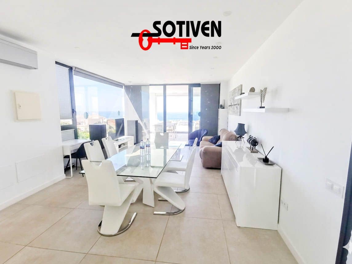 Chalet de 4 habitaciones en Costa Adeje en venta - 1.890.000 € (Ref: 9465334)