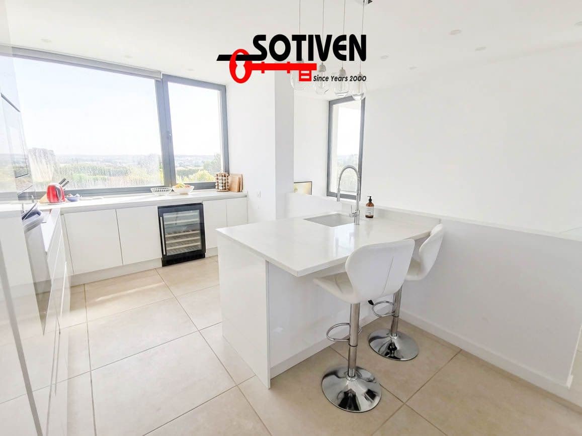 Chalet de 4 habitaciones en Costa Adeje en venta - 1.890.000 € (Ref: 9465334)