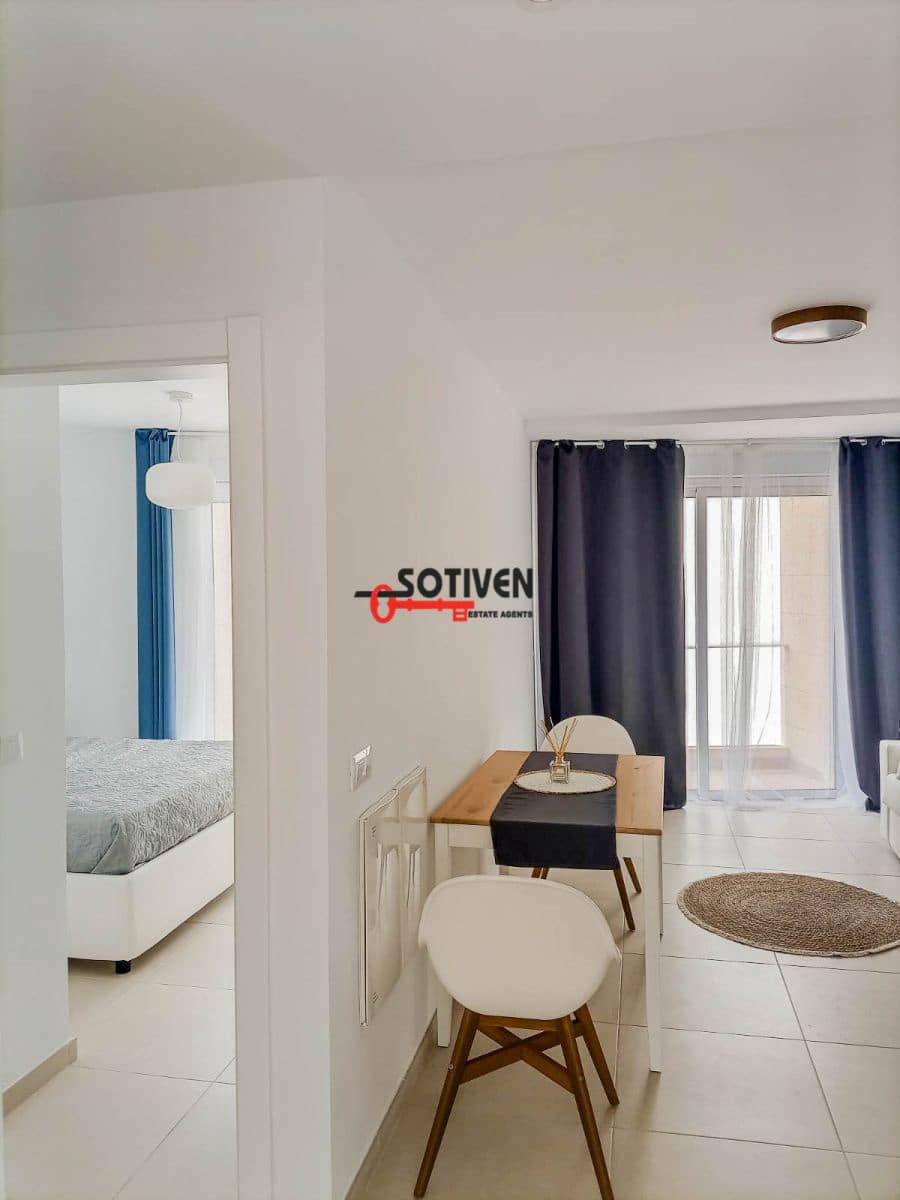 2 Zimmer Penthouse zu vermieten in Adeje mit Garage - 1.200 € (Ref: 9470285)