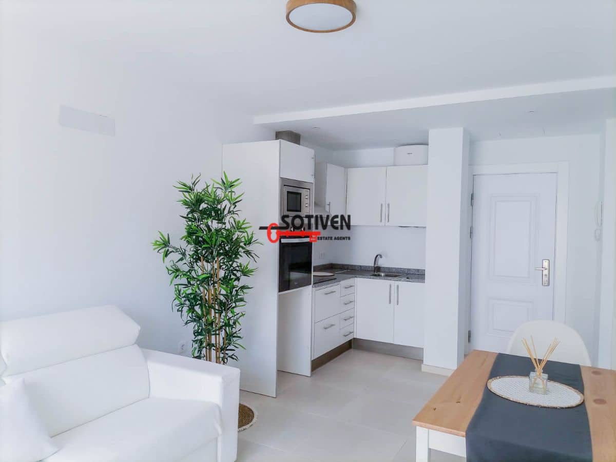 2 Zimmer Penthouse zu vermieten in Adeje mit Garage - 1.200 € (Ref: 9470285)