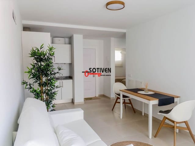 2 bedroom Penthouse for rent in Adeje - € 1,200 (Ref: 9470285)