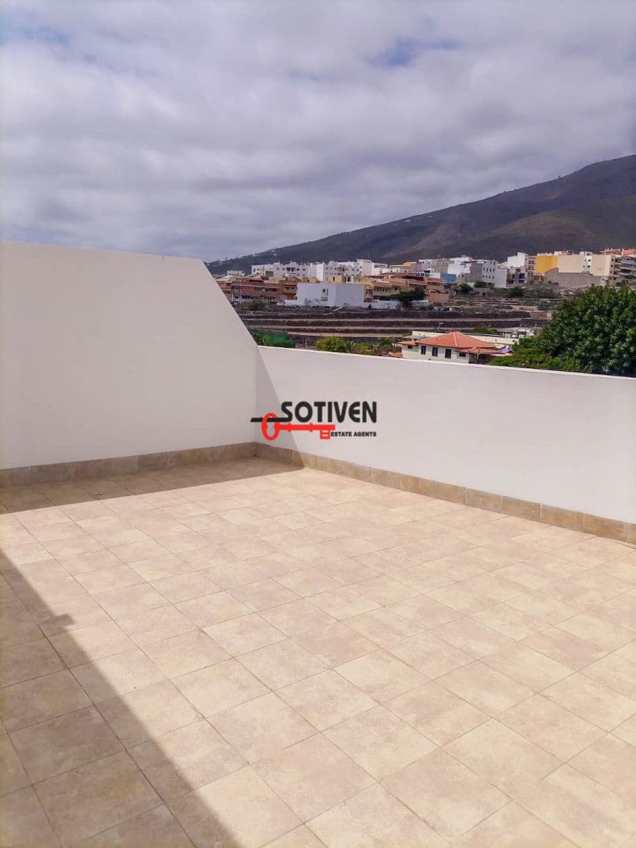 2 Zimmer Penthouse zu vermieten in Adeje mit Garage - 1.200 € (Ref: 9470285)