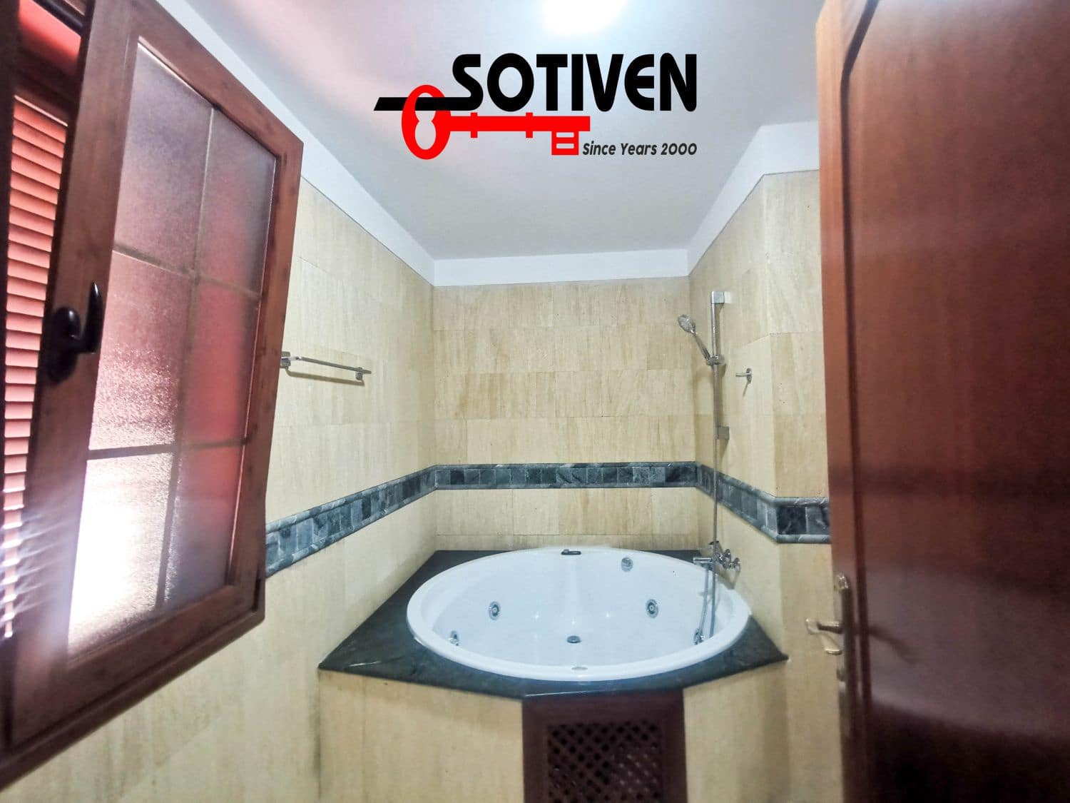 3 bedroom Villa for sale in Costa Adeje with garage - € 1,200,000 (Ref: 9497006)