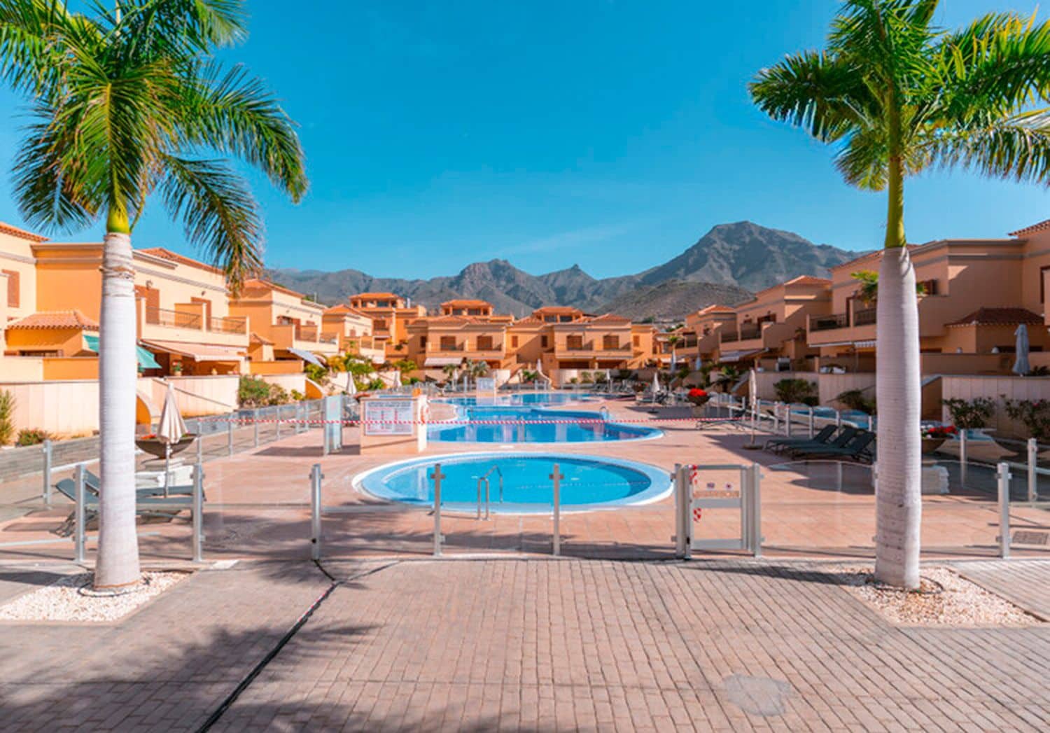 3 bedroom Villa for sale in Costa Adeje with garage - € 1,200,000 (Ref: 9497006)