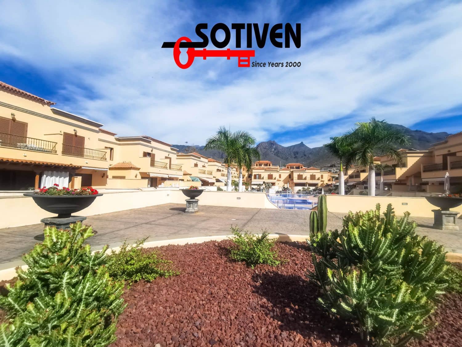 3 bedroom Villa for sale in Costa Adeje with garage - € 1,200,000 (Ref: 9497006)