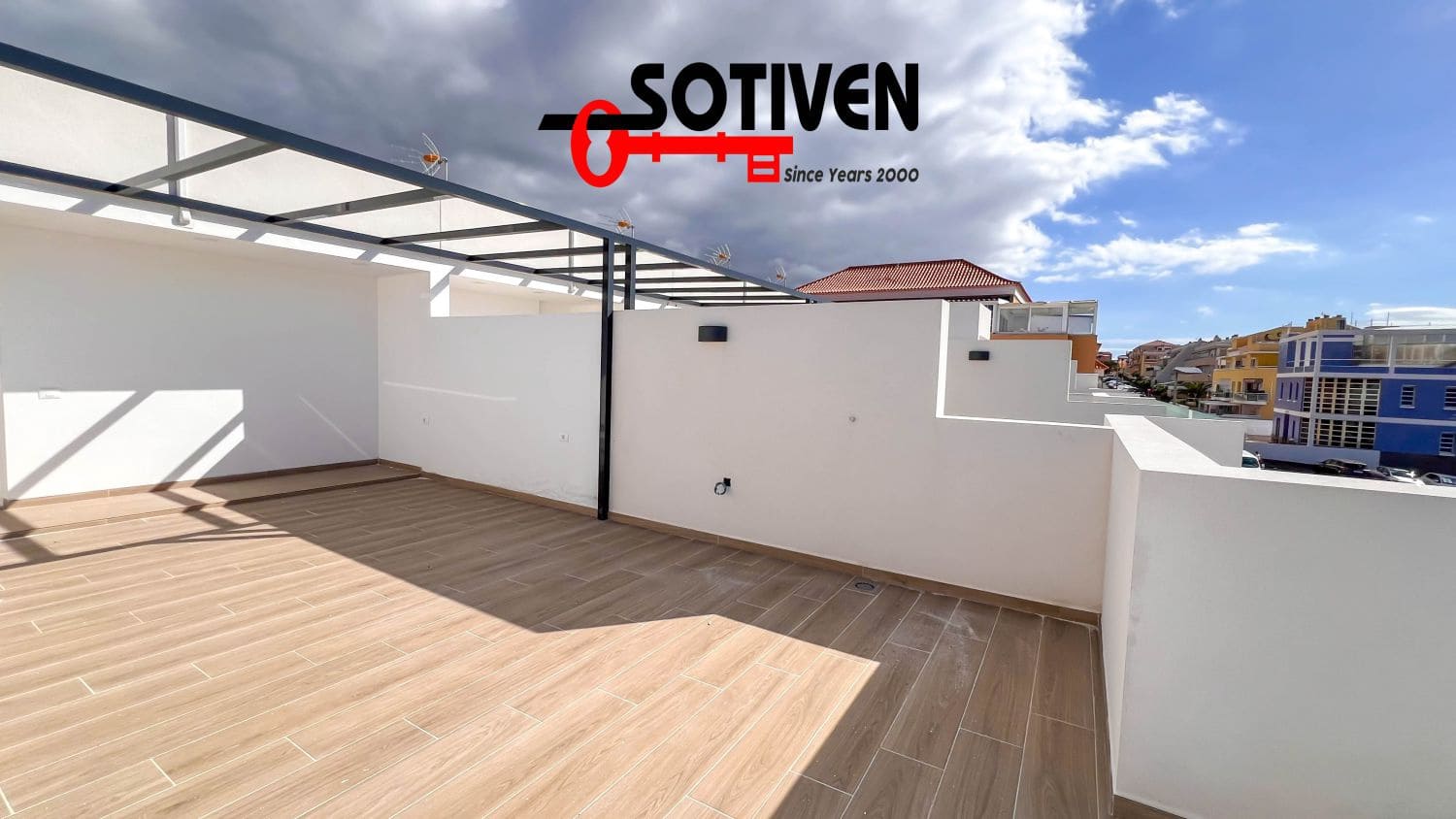 2 quarto Moradia em Banda para arrendar em Playa San Juan com garagem - 3 000 € (Ref: 9501956)