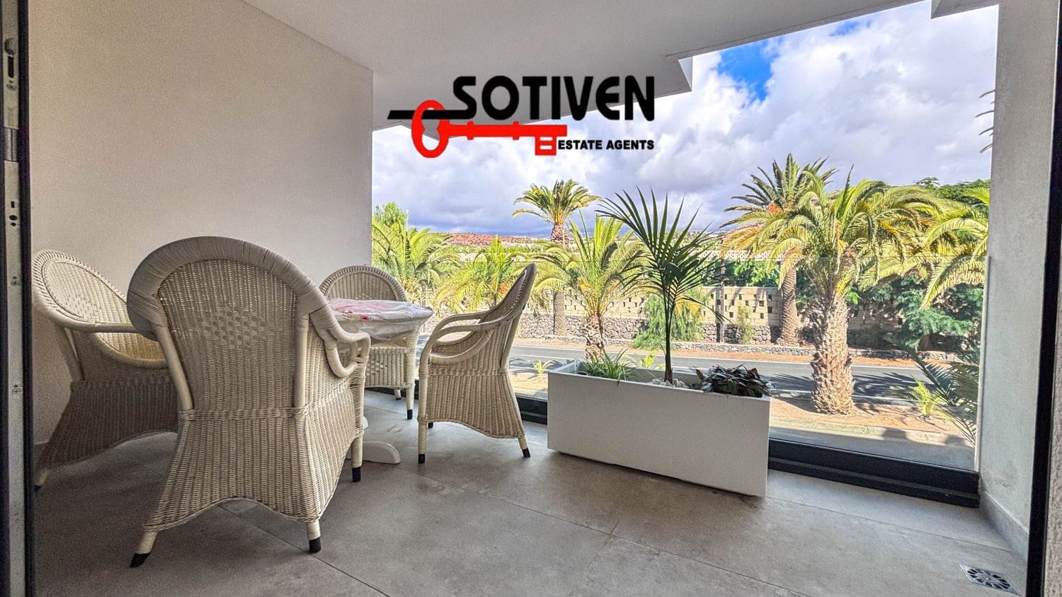 3 soveværelse Rækkehus til leje i Playa San Juan med garage - € 3.000 (Ref: 9508513)