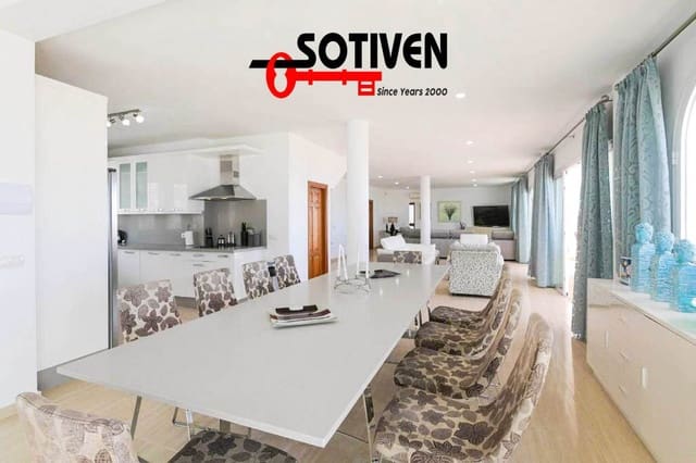 7 soverom Villa til salgs i Torviscas, Adeje - € 1 450 000 (Ref: 9555262)