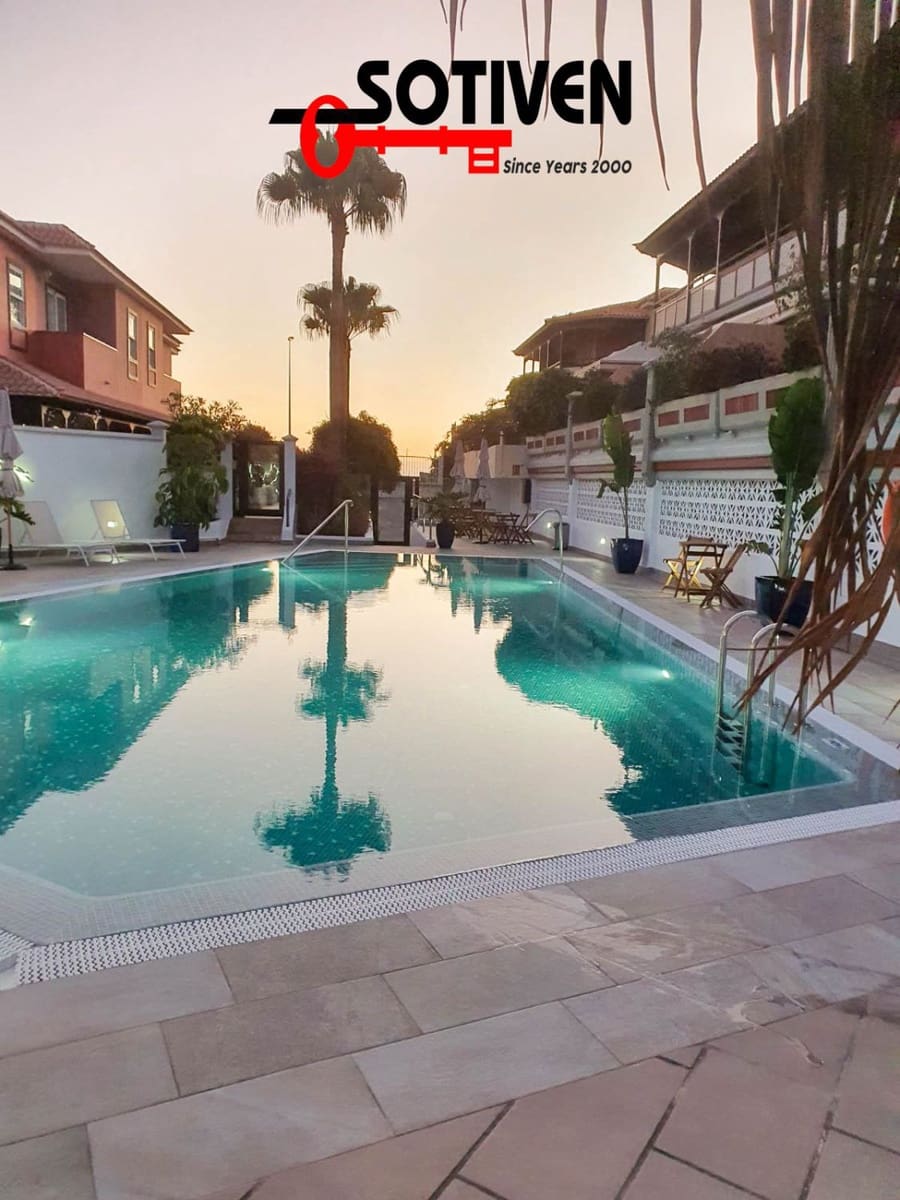 4 bedroom Villa for sale in Adeje with garage - € 685,000 (Ref: 9568215)