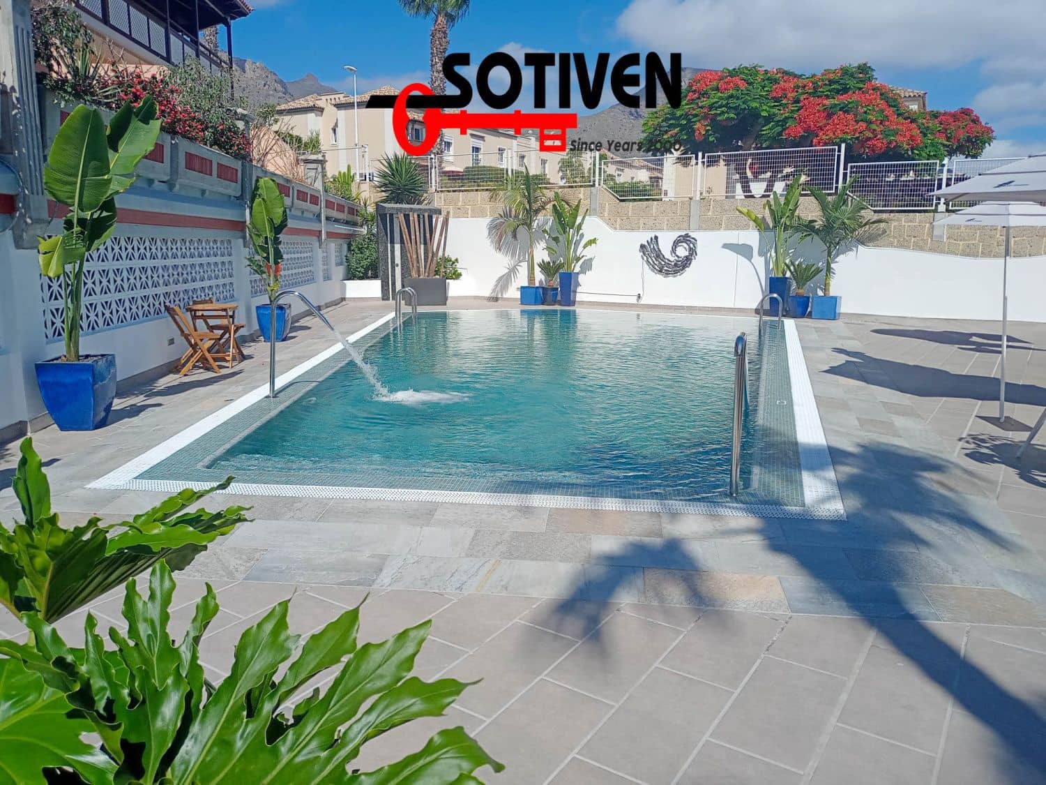 4 bedroom Villa for sale in Adeje with garage - € 685,000 (Ref: 9568215)