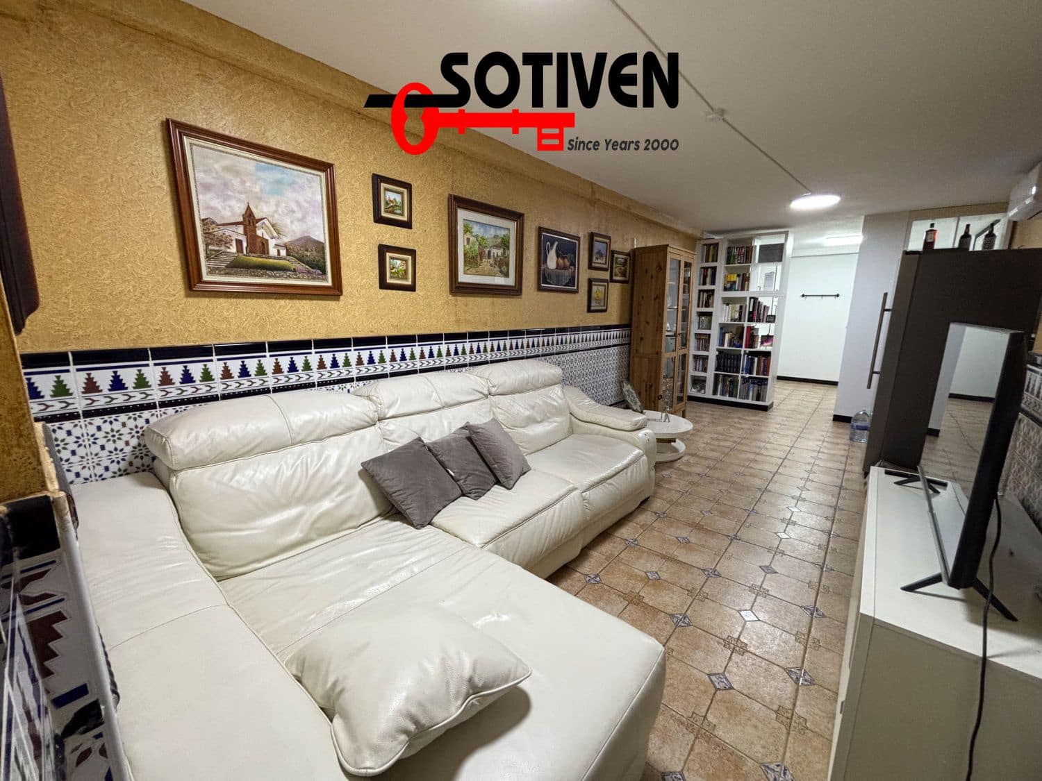 4 bedroom Villa for sale in Adeje with garage - € 685,000 (Ref: 9568215)