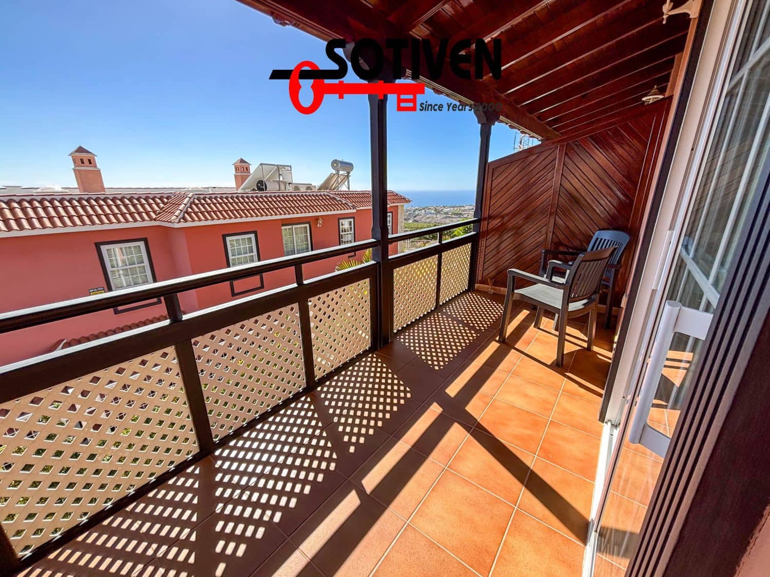 4 bedroom Villa for sale in Adeje with garage - € 685,000 (Ref: 9568215)