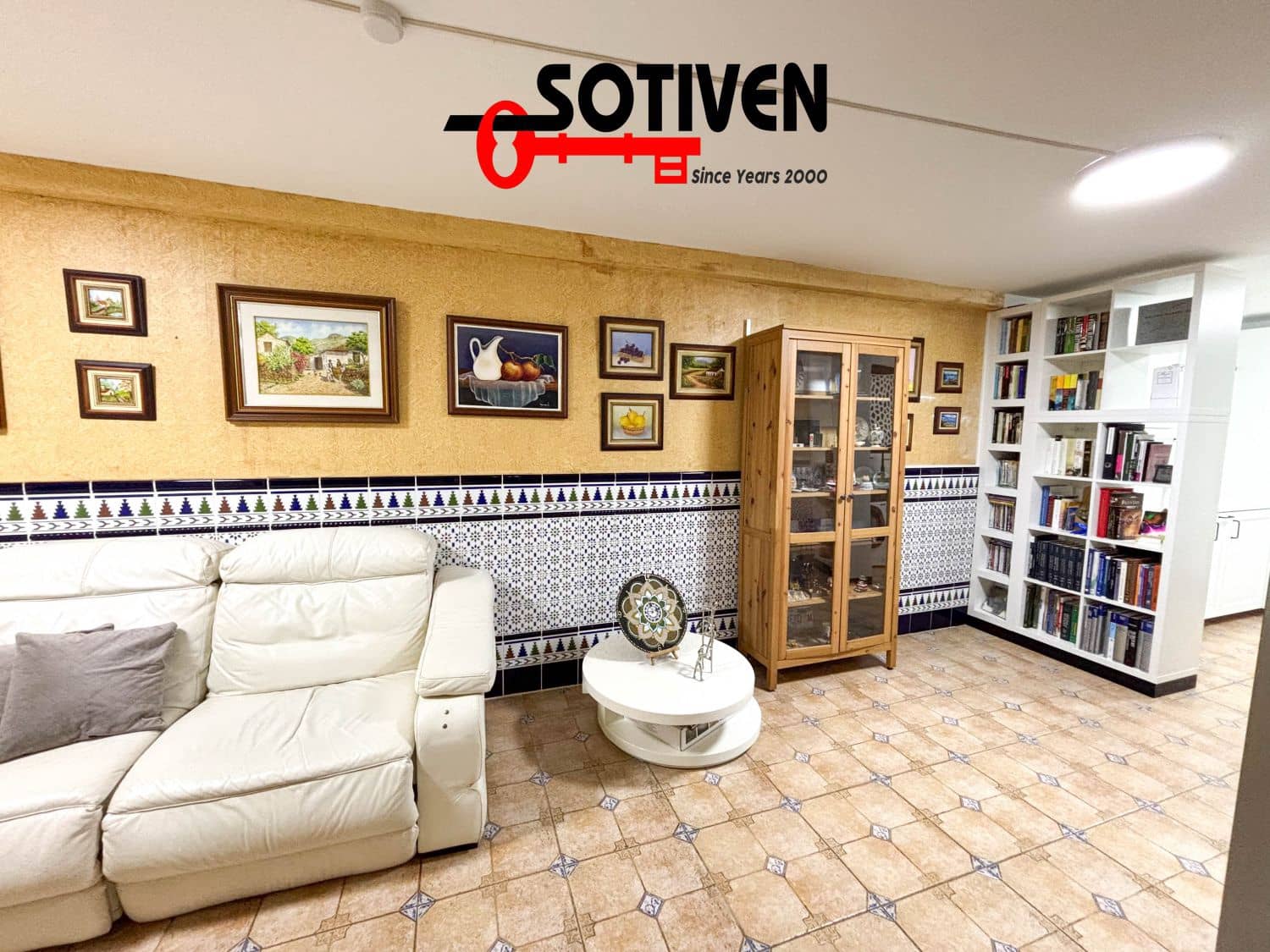 4 bedroom Villa for sale in Adeje with garage - € 685,000 (Ref: 9568215)