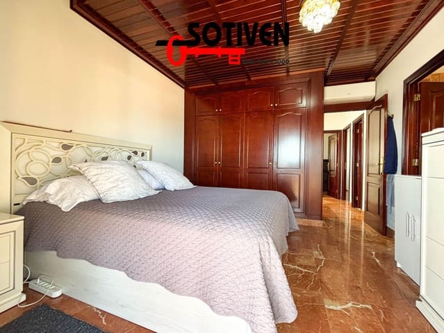 4 soverom Villa til salgs i Adeje med garasje - € 685 000 (Ref: 9568215)