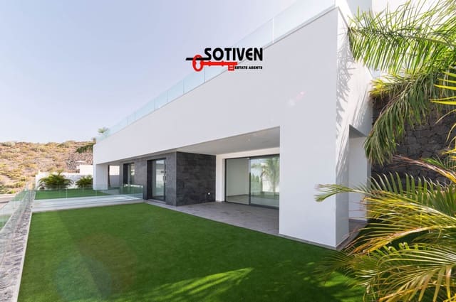 4 sypialnia Willa do wynajęcia w San Eugenio Alto, Adeje z garażem - 6 000 € (Ref: 9570812)