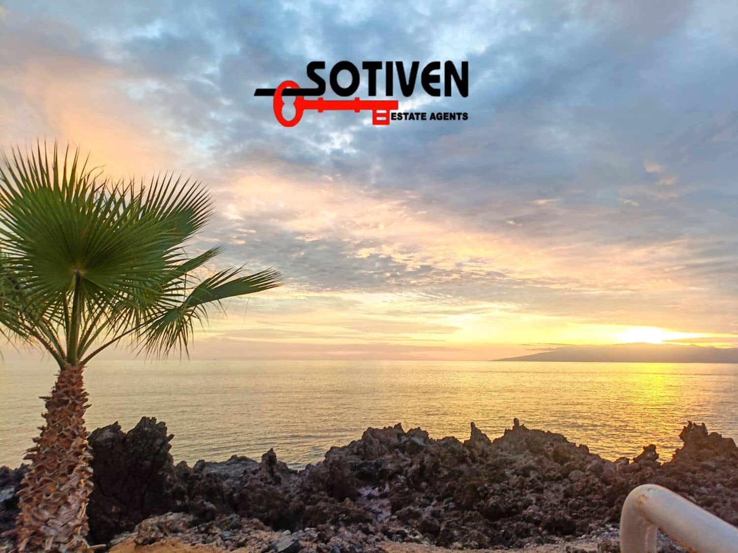 3 bedroom Terraced Villa for sale in Playa San Juan with garage - € 549,500 (Ref: 9590828)