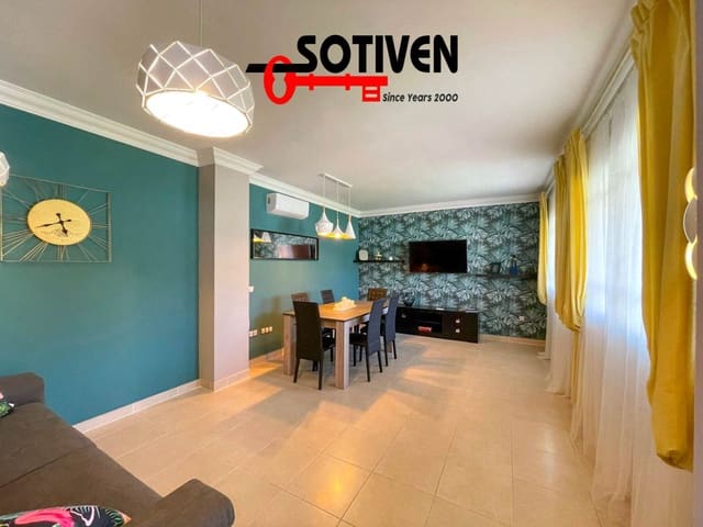 4 bedroom Villa for sale in Los Cristianos, Arona with garage - € 775,000 (Ref: 9611174)