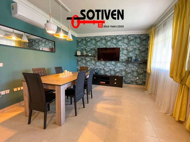 4 bedroom Villa for sale in Los Cristianos, Arona with garage - € 775,000 (Ref: 9611174)