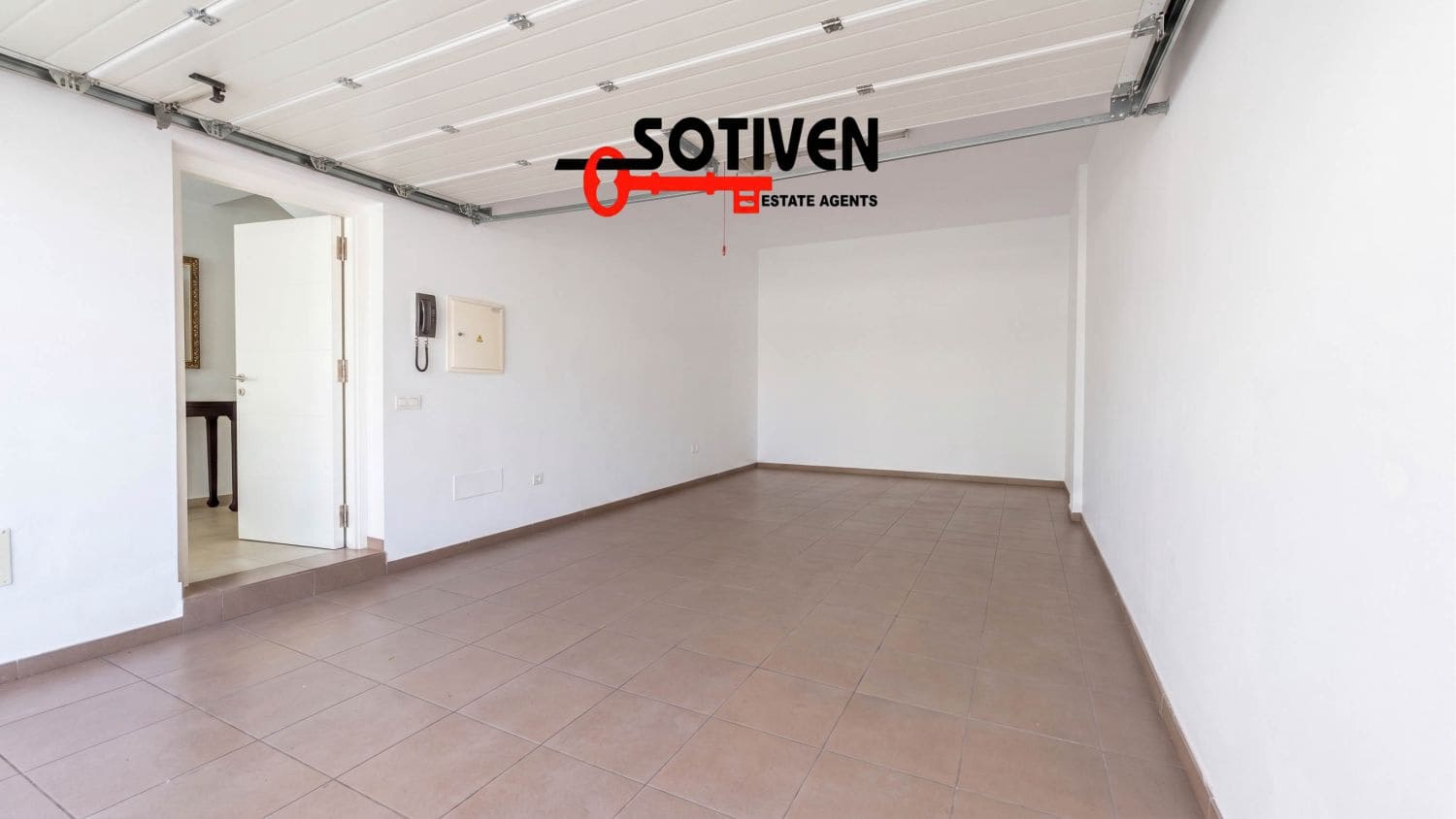 3 bedroom Villa for rent in Costa Adeje with pool garage - € 5,000 (Ref: 9627328)