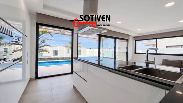 3 soverom Villa til leie i Costa Adeje, Adeje med svømmebasseng garasje - € 5 000 (Ref: 9627328)