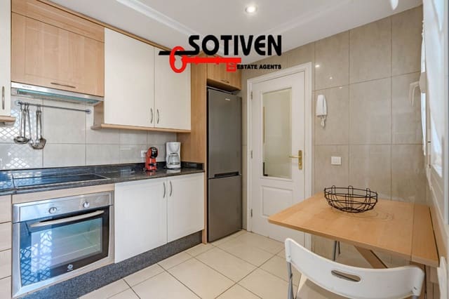 2 makuuhuone Huoneisto myytävänä paikassa Costa Adeje, Adeje mukana 
autotalli - 840 000 € (Ref: 9651286)