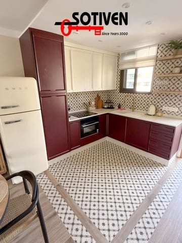 2 soveværelse Lejlighed til salg i Los Cristianos, Arona - € 630.000 (Ref: 9658458)