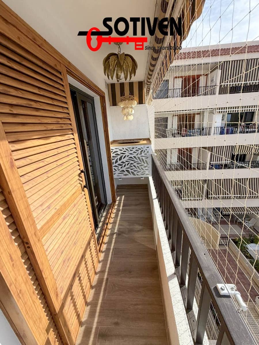 2 soveværelse Lejlighed til salg i Los Cristianos - € 630.000 (Ref: 9658458)