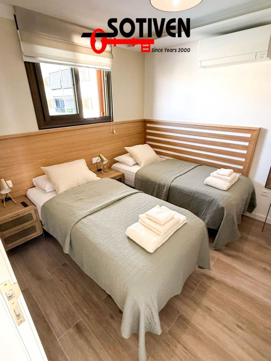 2 soveværelse Lejlighed til salg i Los Cristianos - € 630.000 (Ref: 9658458)